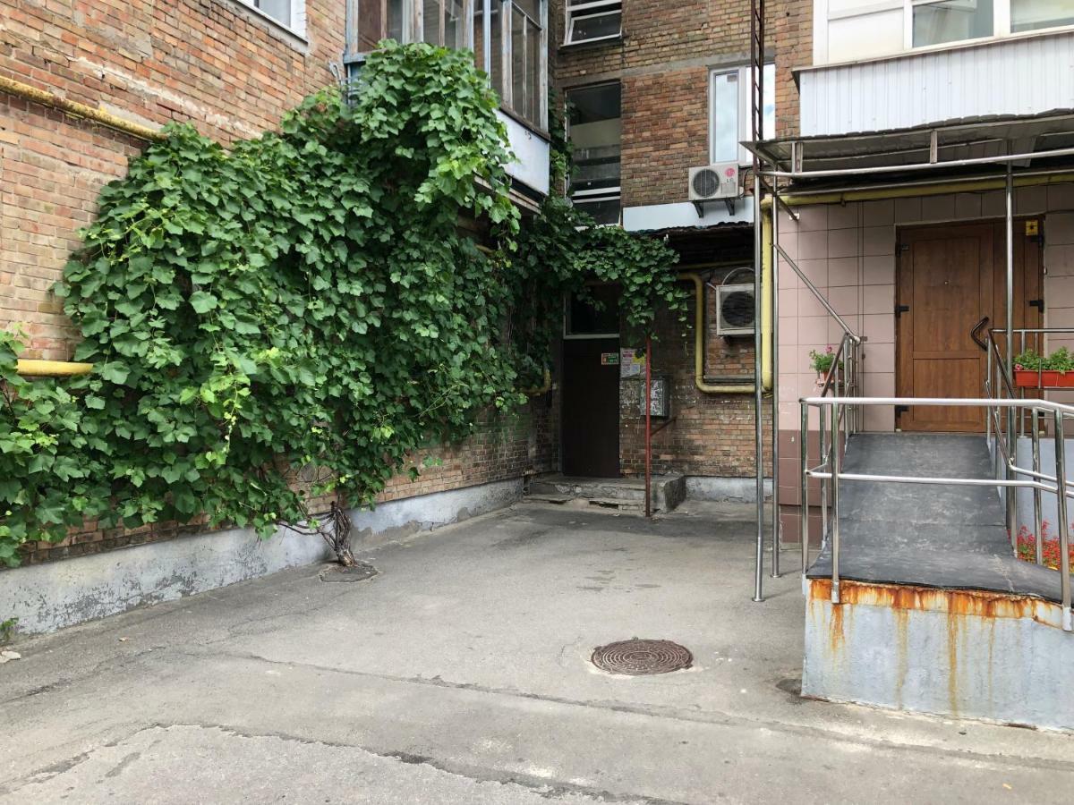 Hikkaduwa Hostel Kyiv Exterior photo